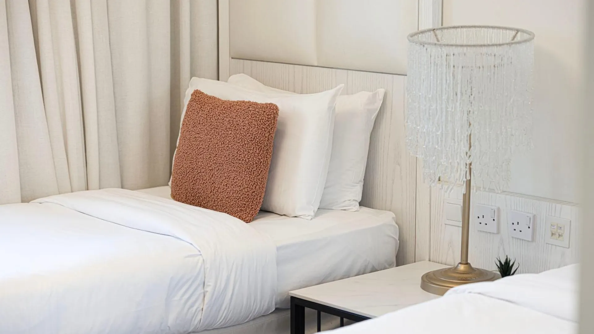 Damac Maison Mall Street 2 Bedroom Upgraded Apartment Dubai 0*,