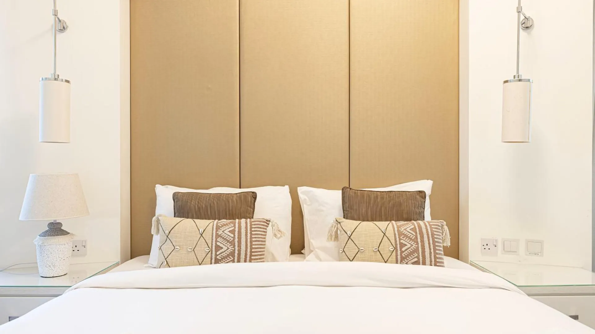 Damac Maison Mall Street 2 Bedroom Upgraded Apartment Dubai 0*,