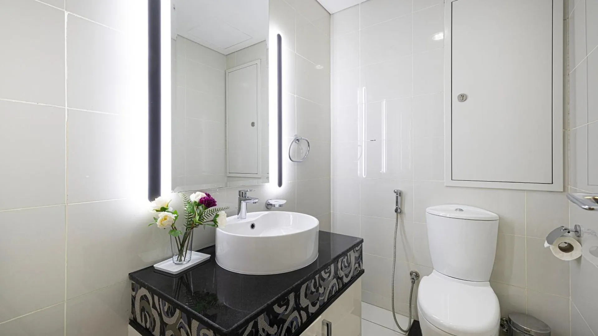 Damac Maison Mall Street 2 Bedroom Upgraded Apartment Dubai Emirados Árabes Unidos